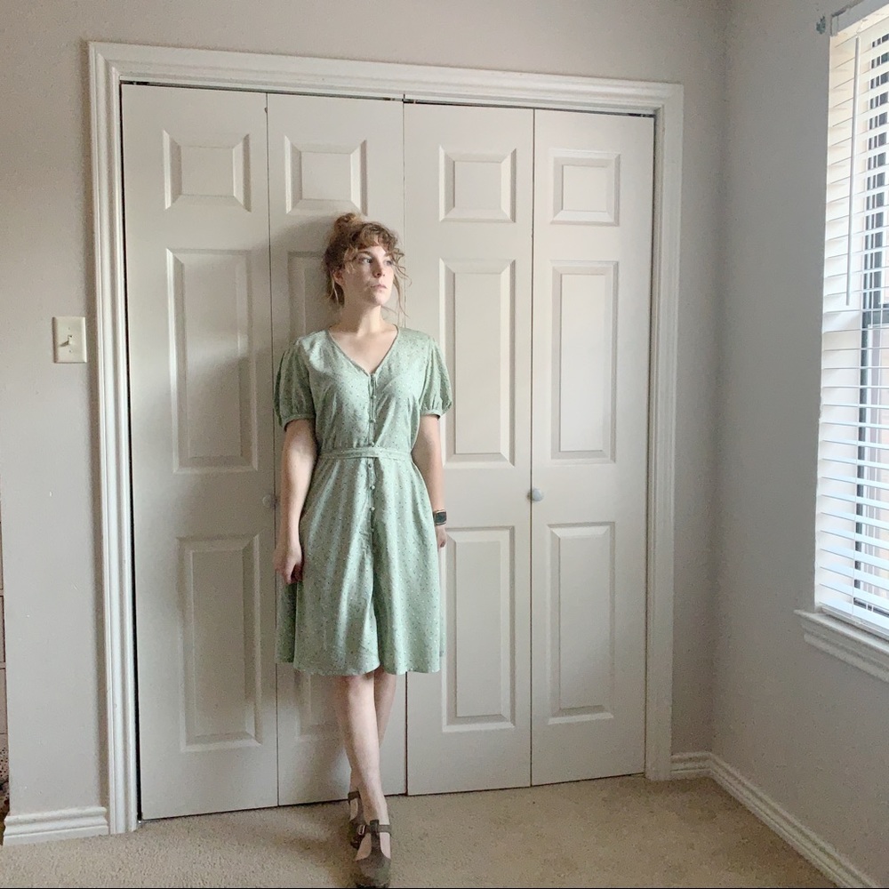 Vintage inspired puff sleeve button front dress